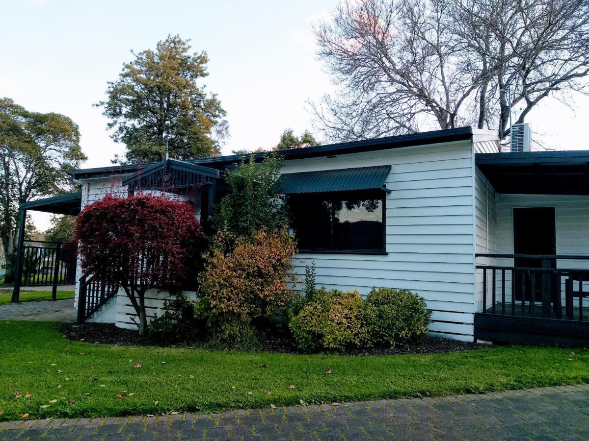 Lake Hume Resort Exterior photo